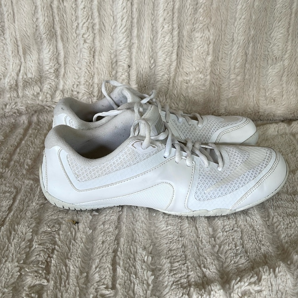 nike cheer scorpion women's cheerleading shoes